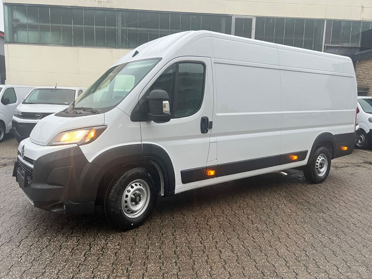 Opel Kasten 3,5 L4 H2 PS 180 Automatik+AHK Kasten 3,5 L4 H2 PS 180 Automatik+AHK - Gesloten bestelwagen: afbeelding 2 Opel Kasten 3,5 L4 H2 PS 180 Automatik+AHK Kasten 3,5 L4 H2 PS 180 Automatik+AHK - Gesloten bestelwagen: afbeelding 2