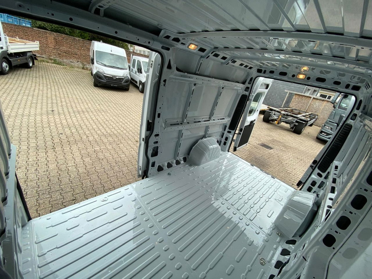 Opel Movano Cargo - Gesloten bestelwagen: afbeelding 5 Opel Movano Cargo - Gesloten bestelwagen: afbeelding 5