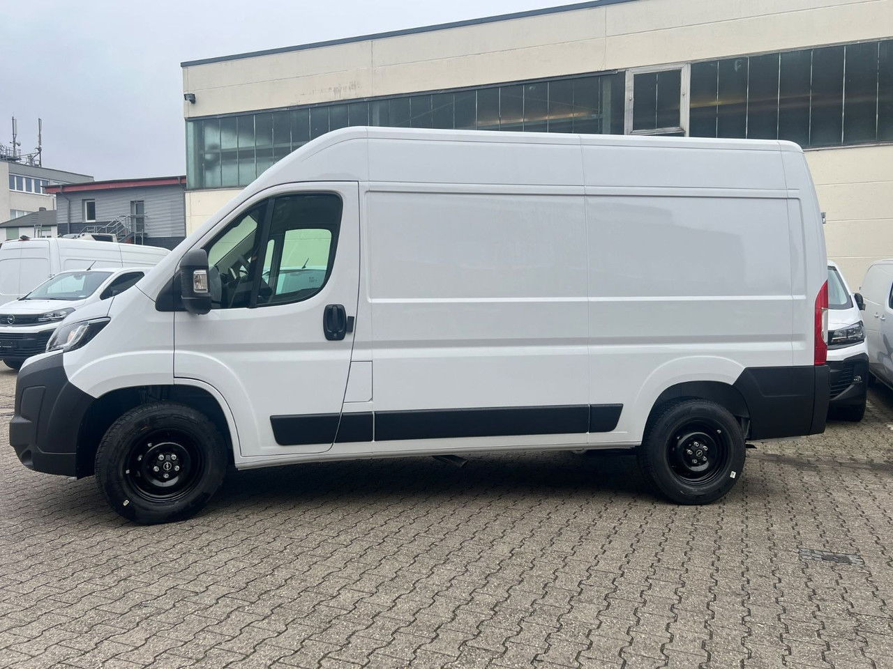 Opel Movano L2H2 140 Kasten Rückfahrkam Allwetter+ - Gesloten bestelwagen: afbeelding 5 Opel Movano L2H2 140 Kasten Rückfahrkam Allwetter+ - Gesloten bestelwagen: afbeelding 5
