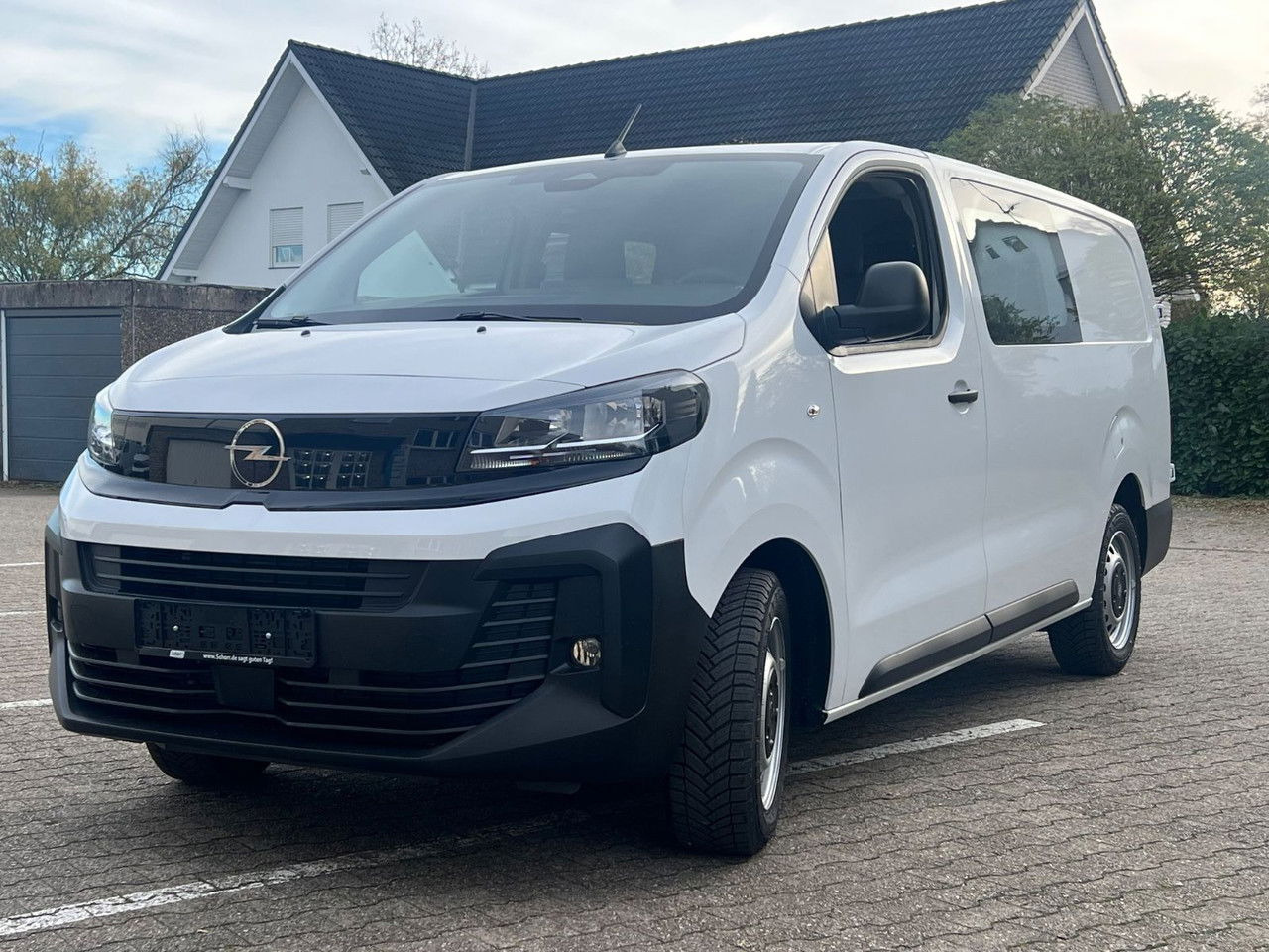 Opel Vivaro Flex L3 6 Sitze Allwetter AHK Rückfahrka - Kleine bestelwagen: afbeelding 1 Opel Vivaro Flex L3 6 Sitze Allwetter AHK Rückfahrka - Kleine bestelwagen: afbeelding 1