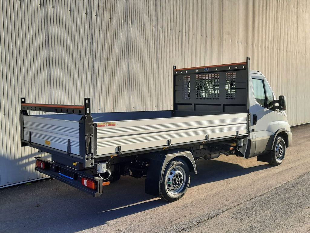 Iveco Daily 35S14 3 Seiten Kipper Mod 2025 Iveco Daily 35S14 3 Seiten Kipper Mod 2025 - Kipper bestelwagen: afbeelding 3 Iveco Daily 35S14 3 Seiten Kipper Mod 2025 Iveco Daily 35S14 3 Seiten Kipper Mod 2025 - Kipper bestelwagen: afbeelding 3