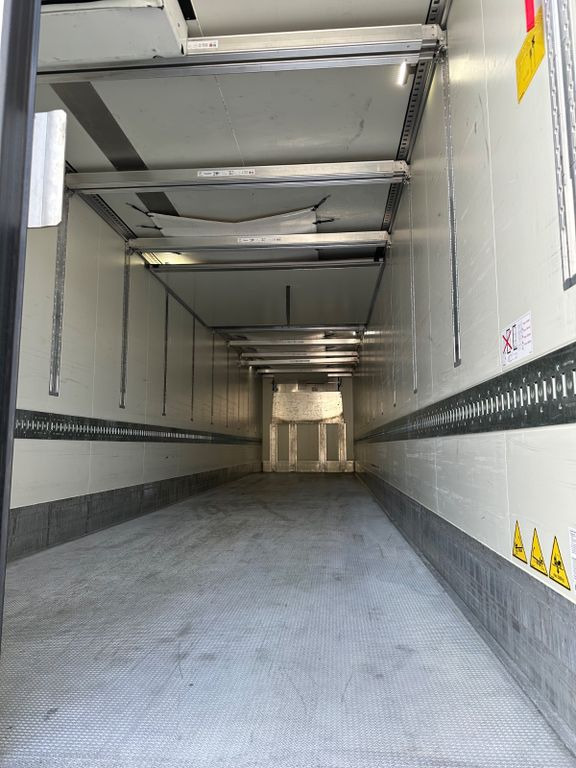 Krone SD 27 Thermoking Spectrum Multitemp Pharma Safe Krone SD 27 Thermoking Spectrum Multitemp Pharma Safe - Koelwagen oplegger: afbeelding 5 Krone SD 27 Thermoking Spectrum Multitemp Pharma Safe Krone SD 27 Thermoking Spectrum Multitemp Pharma Safe - Koelwagen oplegger: afbeelding 5