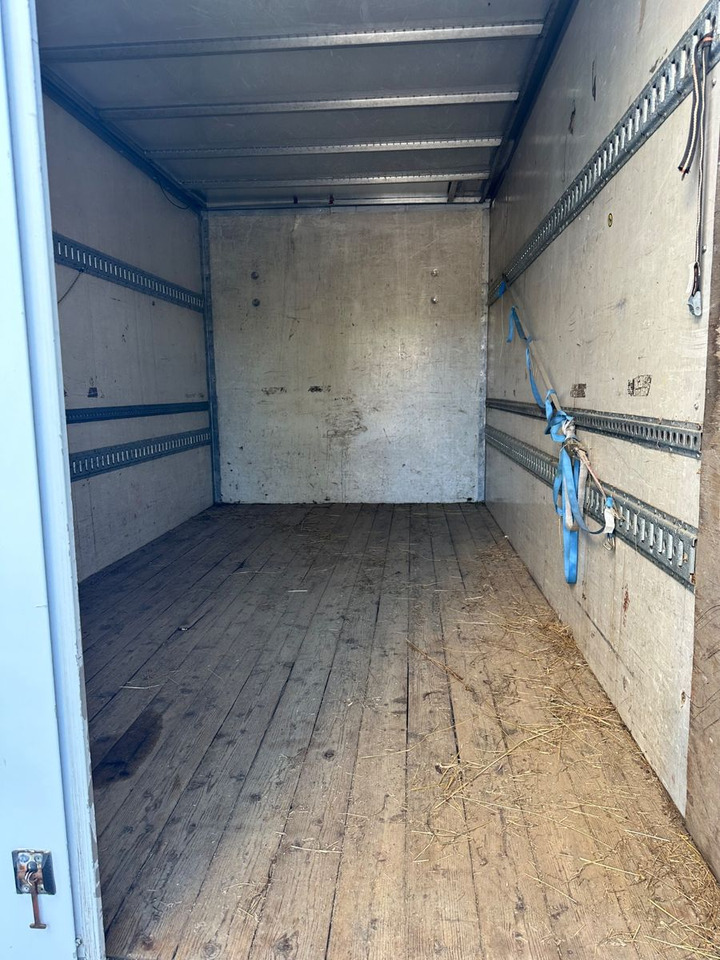 Mercedes-Benz 412 D Koffer Klima - Bestelwagen gesloten laadbak: afbeelding 4 Mercedes-Benz 412 D Koffer Klima - Bestelwagen gesloten laadbak: afbeelding 4