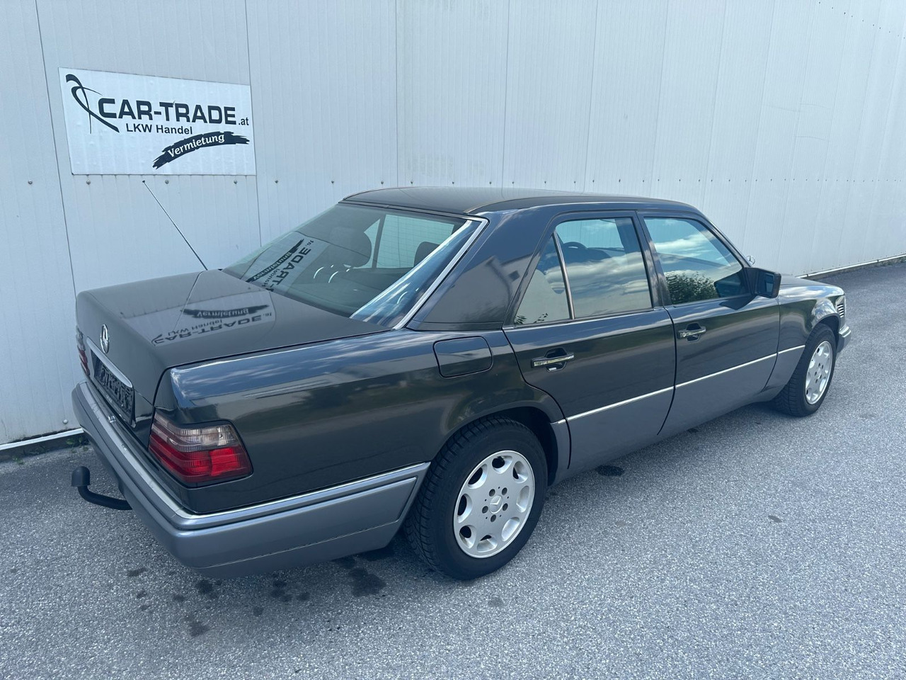 Mercedes-Benz E 250 DIESEL - Sedan: afbeelding 4 Mercedes-Benz E 250 DIESEL - Sedan: afbeelding 4