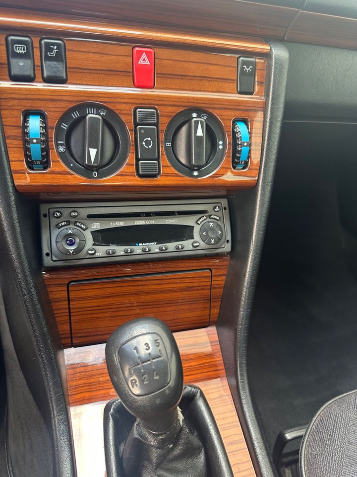 Mercedes-Benz E 250 DIESEL - Sedan: afbeelding 5 Mercedes-Benz E 250 DIESEL - Sedan: afbeelding 5