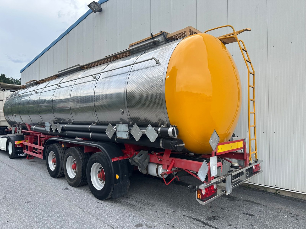 Schwarzmüller Chemi L4BH 42050L Lift BPW - Tankoplegger: afbeelding 4 Schwarzmüller Chemi L4BH 42050L Lift BPW - Tankoplegger: afbeelding 4