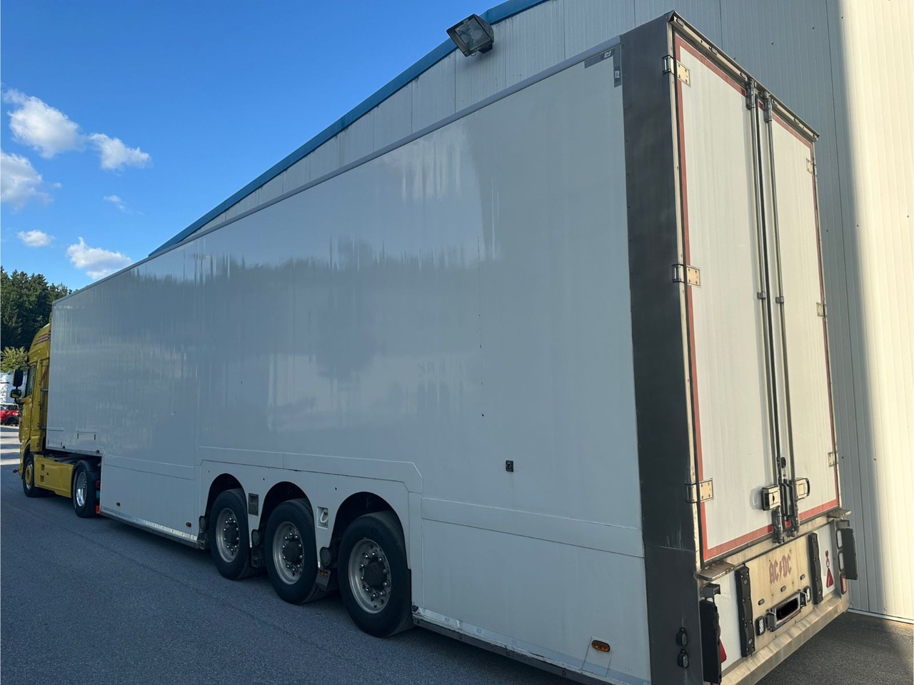 Van Eck Dubbeldeck T3Z Carrier - Gesloten oplegger: afbeelding 5 Van Eck Dubbeldeck T3Z Carrier - Gesloten oplegger: afbeelding 5