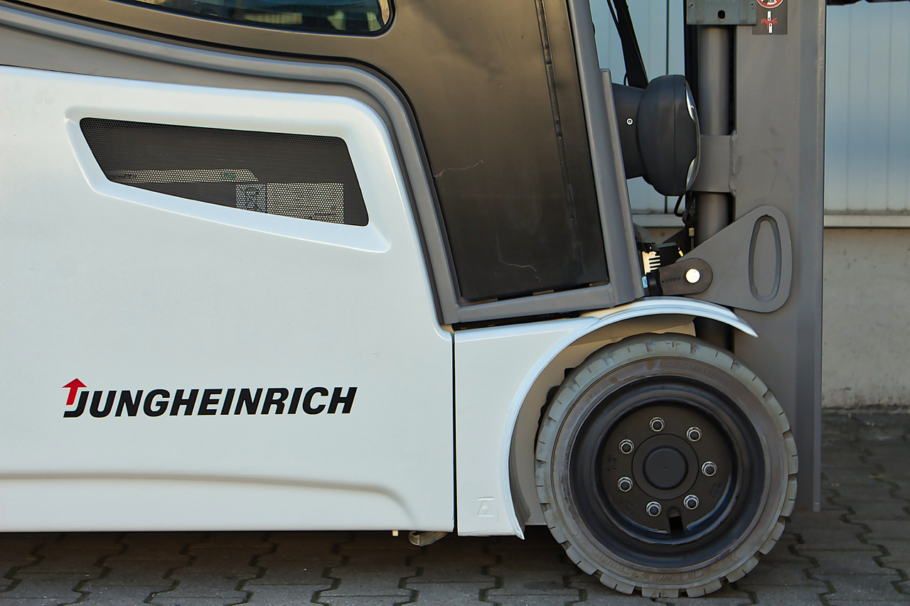 Elektrische heftruck Jungheinrich EFG320 - Triplex - Drehgerät - Li-Ion: afbeelding 9 Elektrische heftruck Jungheinrich EFG320 - Triplex - Drehgerät - Li-Ion: afbeelding 9