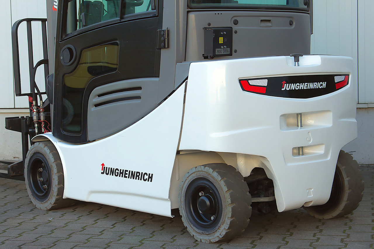 Jungheinrich EFG320 - Triplex - Drehgerät - Li-Ion - Elektrische heftruck: afbeelding 5 Jungheinrich EFG320 - Triplex - Drehgerät - Li-Ion - Elektrische heftruck: afbeelding 5