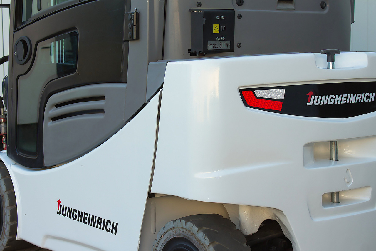Elektrische heftruck Jungheinrich EFG320 - Triplex - Drehgerät - Li-Ion: afbeelding 8 Elektrische heftruck Jungheinrich EFG320 - Triplex - Drehgerät - Li-Ion: afbeelding 8