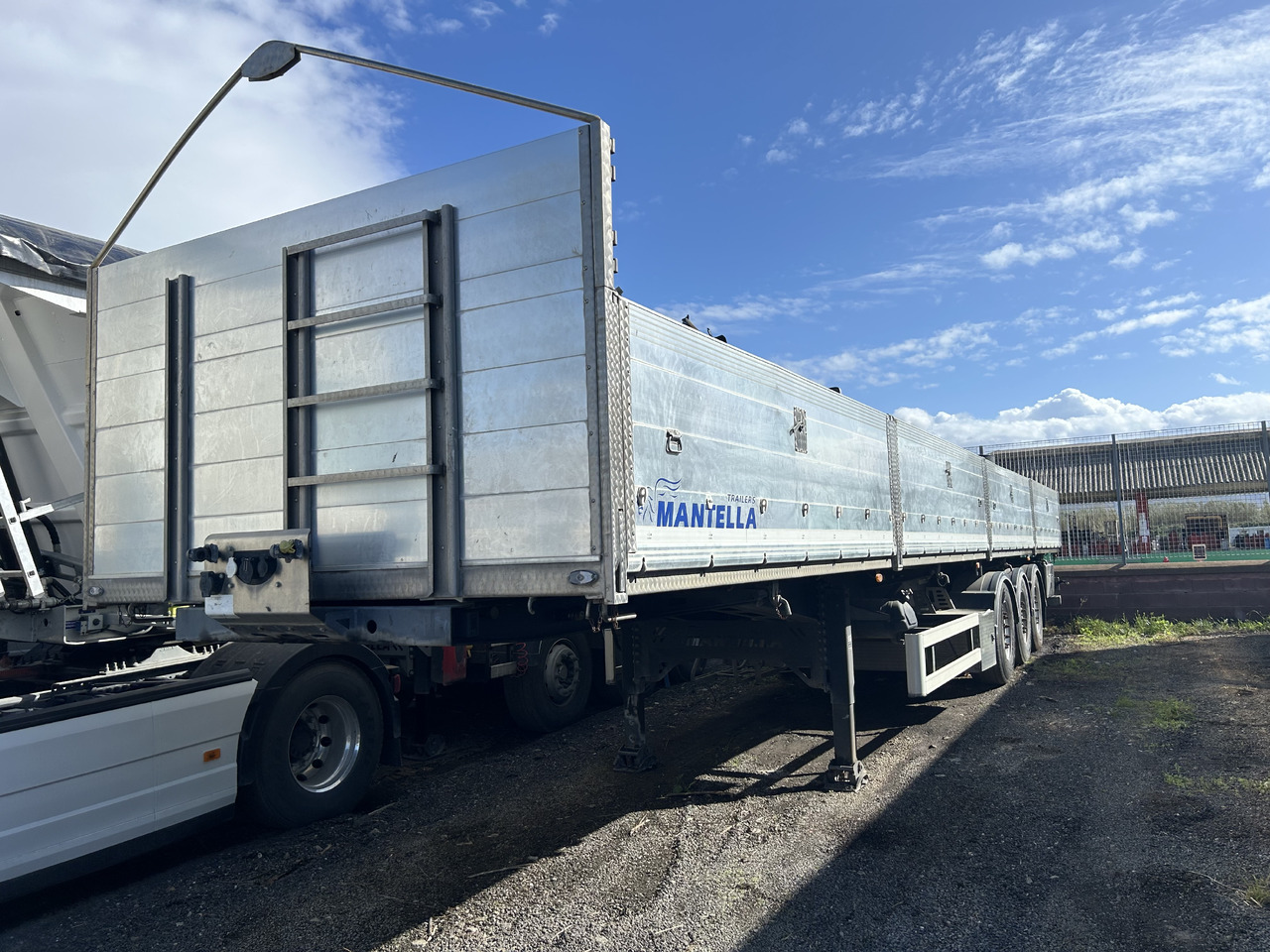 Mantella Trailers Srl SR Ribalt Bilaterale in acciaio sponde in alluminio - Kipper oplegger: afbeelding 1 Mantella Trailers Srl SR Ribalt Bilaterale in acciaio sponde in alluminio - Kipper oplegger: afbeelding 1