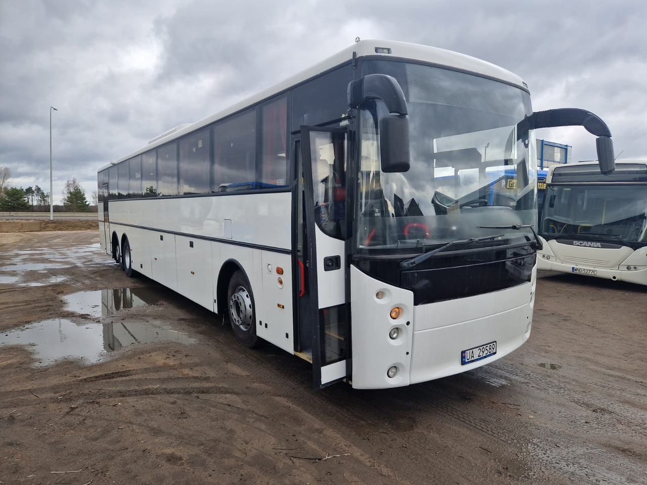 VOLVO B12B VEST HORISONT - Touringcar: afbeelding 2 VOLVO B12B VEST HORISONT - Touringcar: afbeelding 2
