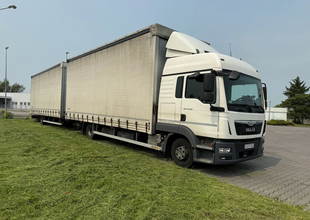 MAN - Schuifzeilen vrachtwagen, Aanhangwagen met huif: afbeelding 2 MAN - Schuifzeilen vrachtwagen, Aanhangwagen met huif: afbeelding 2