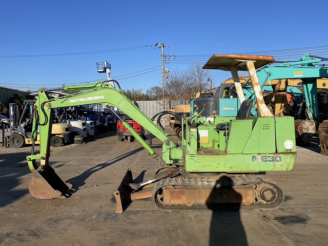 MITSUBISHI ME30 - Minigraafmachine: afbeelding 2 MITSUBISHI ME30 - Minigraafmachine: afbeelding 2