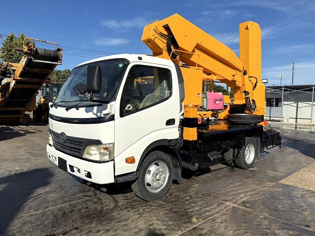 TADANO BT-200-2 - Vrachtwagen hoogwerker: afbeelding 1 TADANO BT-200-2 - Vrachtwagen hoogwerker: afbeelding 1