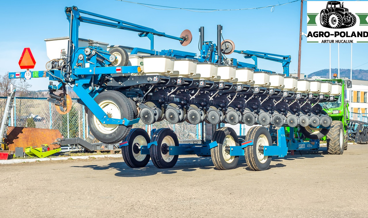 KINZE 3600 - 2006 ROK - 12 RZĘDOWY + ZBIORNIK NA NAWÓZ I MIKROELEMENTY - Precisiezaaimachine: afbeelding 1 KINZE 3600 - 2006 ROK - 12 RZĘDOWY + ZBIORNIK NA NAWÓZ I MIKROELEMENTY - Precisiezaaimachine: afbeelding 1