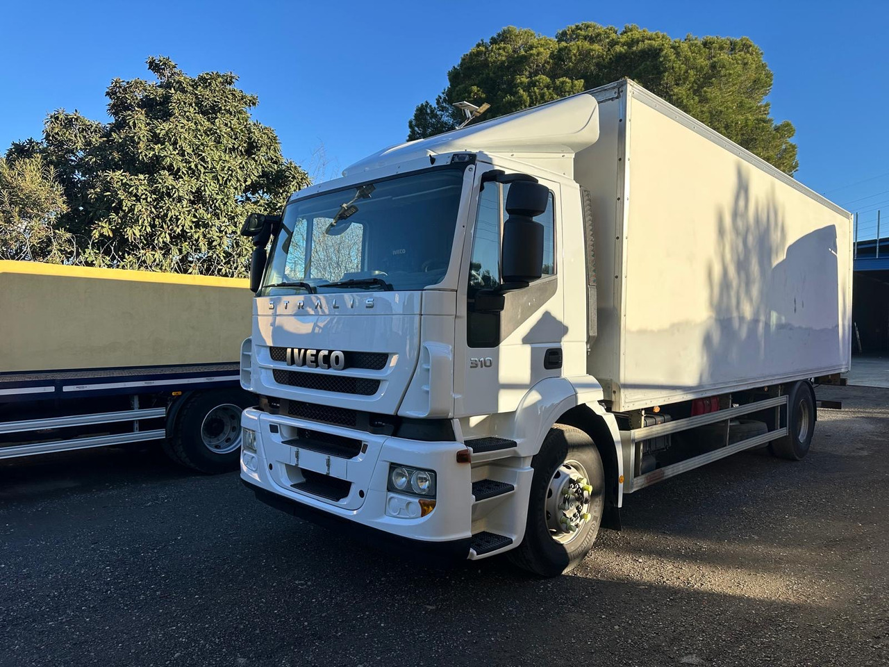 IVECO STRALIS 310 - Bakwagen: afbeelding 2 IVECO STRALIS 310 - Bakwagen: afbeelding 2