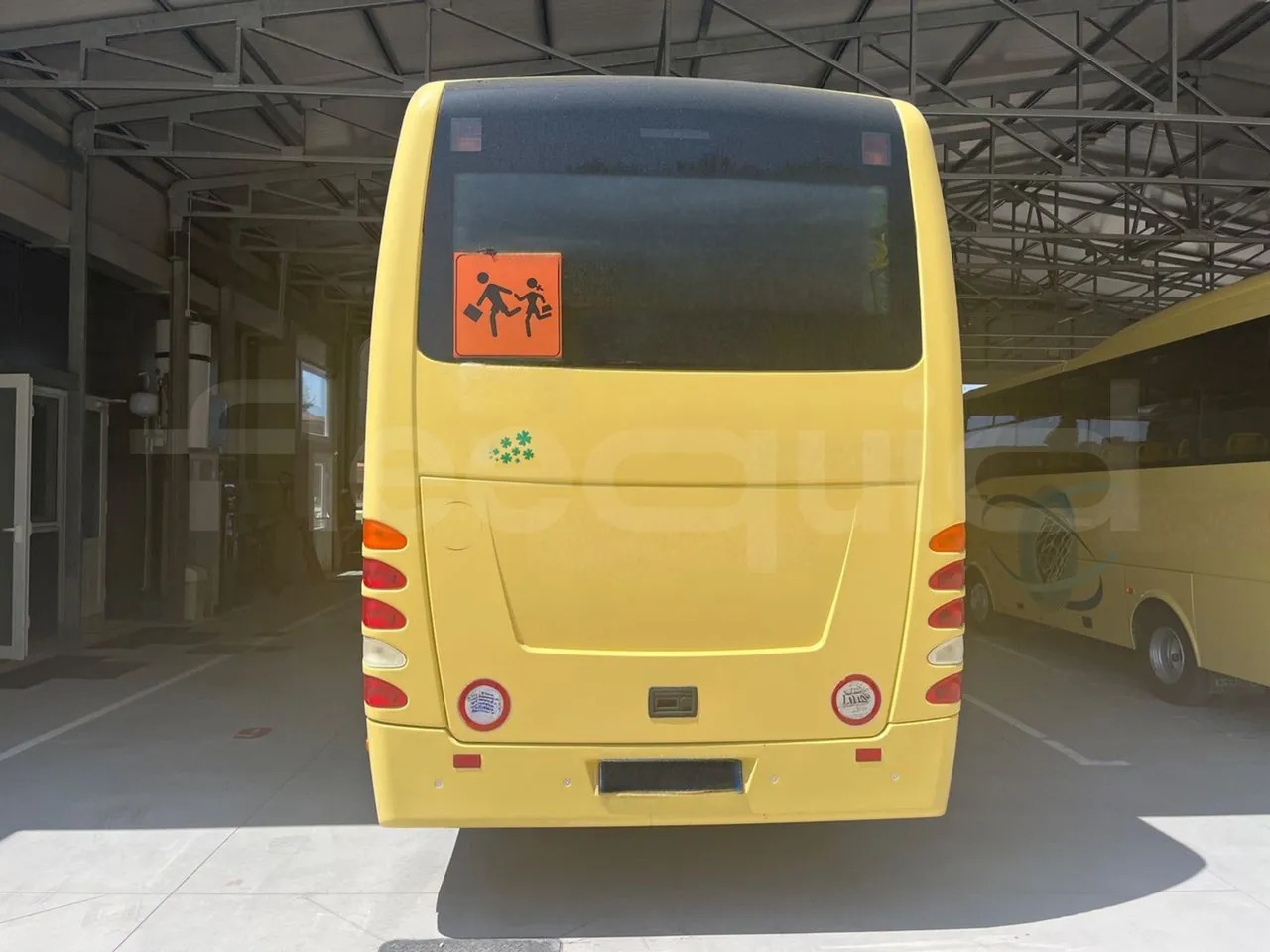 Isuzu Turquoise/Sb - Schoolbus: afbeelding 5 Isuzu Turquoise/Sb - Schoolbus: afbeelding 5