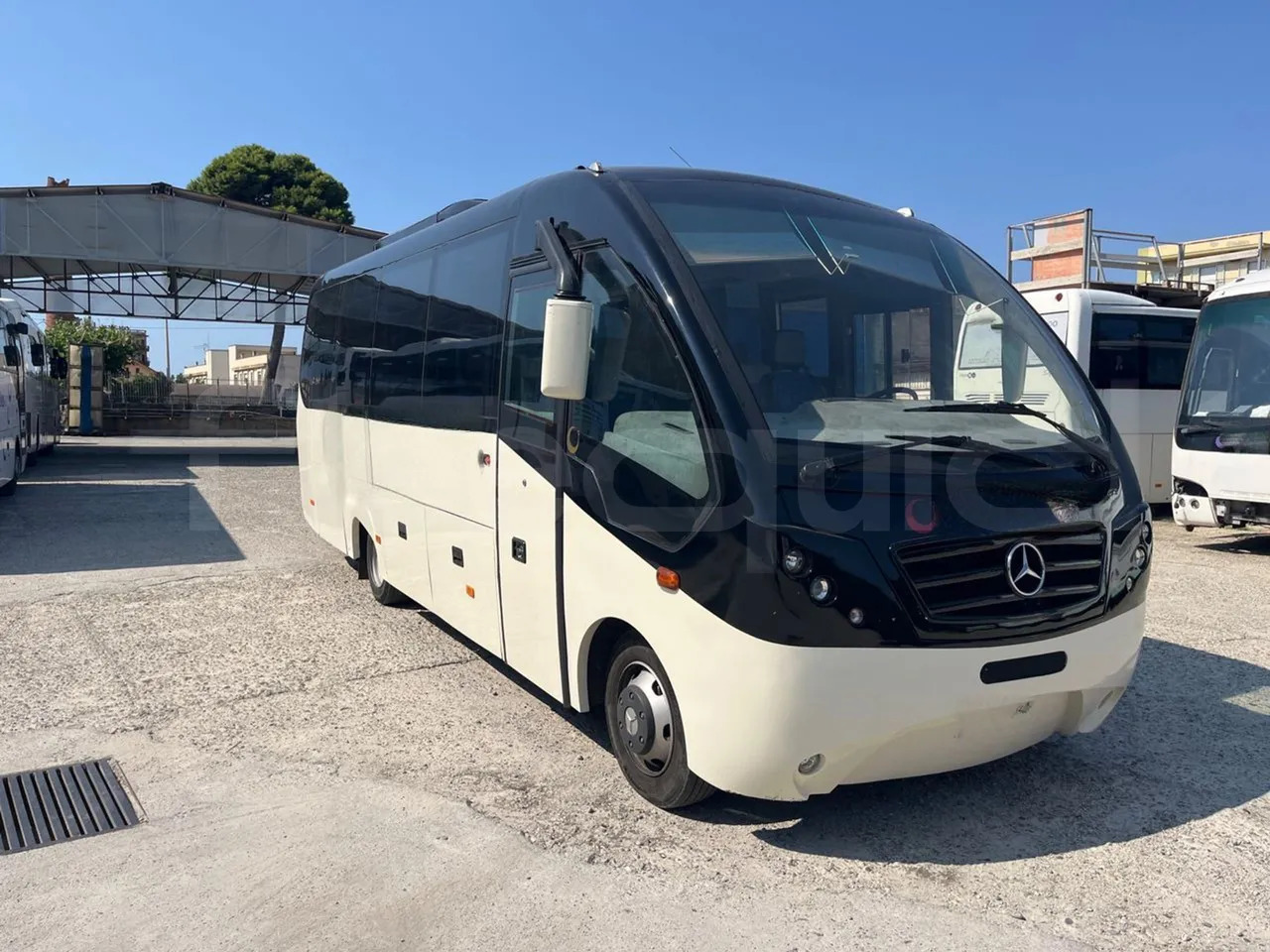 Mercedes-Benz MB 818 S - Touringcar: afbeelding 1 Mercedes-Benz MB 818 S - Touringcar: afbeelding 1
