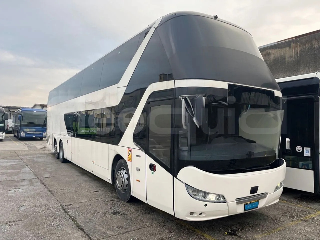 Neoplan Skyliner - Dubbeldeksbus: afbeelding 1 Neoplan Skyliner - Dubbeldeksbus: afbeelding 1