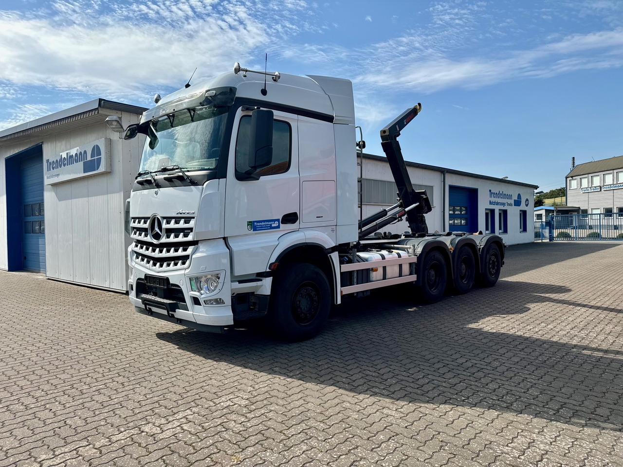 MERCEDES-BENZ Arocs 3553 4 Achsen Tridem - Haakarmsysteem vrachtwagen: afbeelding 1 MERCEDES-BENZ Arocs 3553 4 Achsen Tridem - Haakarmsysteem vrachtwagen: afbeelding 1