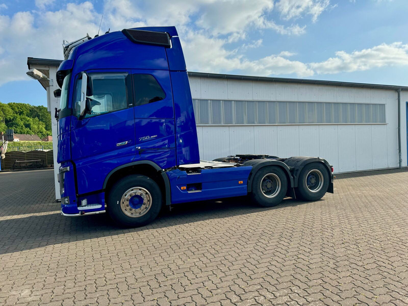Trekker Volvo FH-16-750 SZM 6x4 80 to Retarder TÜV 09.2026: afbeelding 8 Trekker Volvo FH-16-750 SZM 6x4 80 to Retarder TÜV 09.2026: afbeelding 8