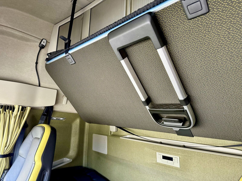 Trekker Volvo FH-16-750 SZM 6x4 80 to Retarder TÜV 09.2026: afbeelding 12 Trekker Volvo FH-16-750 SZM 6x4 80 to Retarder TÜV 09.2026: afbeelding 12