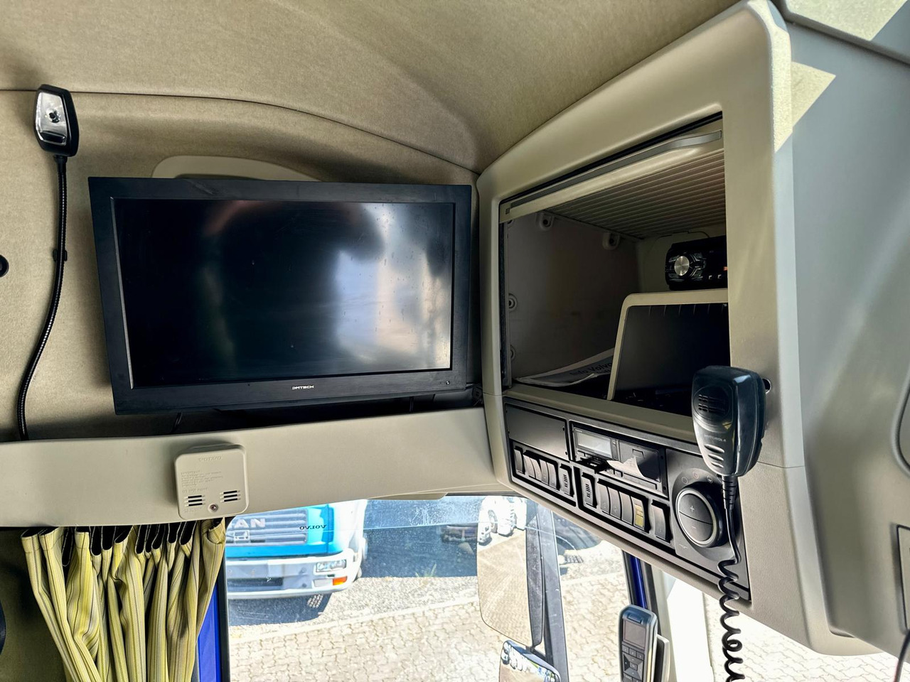 Trekker Volvo FH-16-750 SZM 6x4 80 to Retarder TÜV 09.2026: afbeelding 22 Trekker Volvo FH-16-750 SZM 6x4 80 to Retarder TÜV 09.2026: afbeelding 22