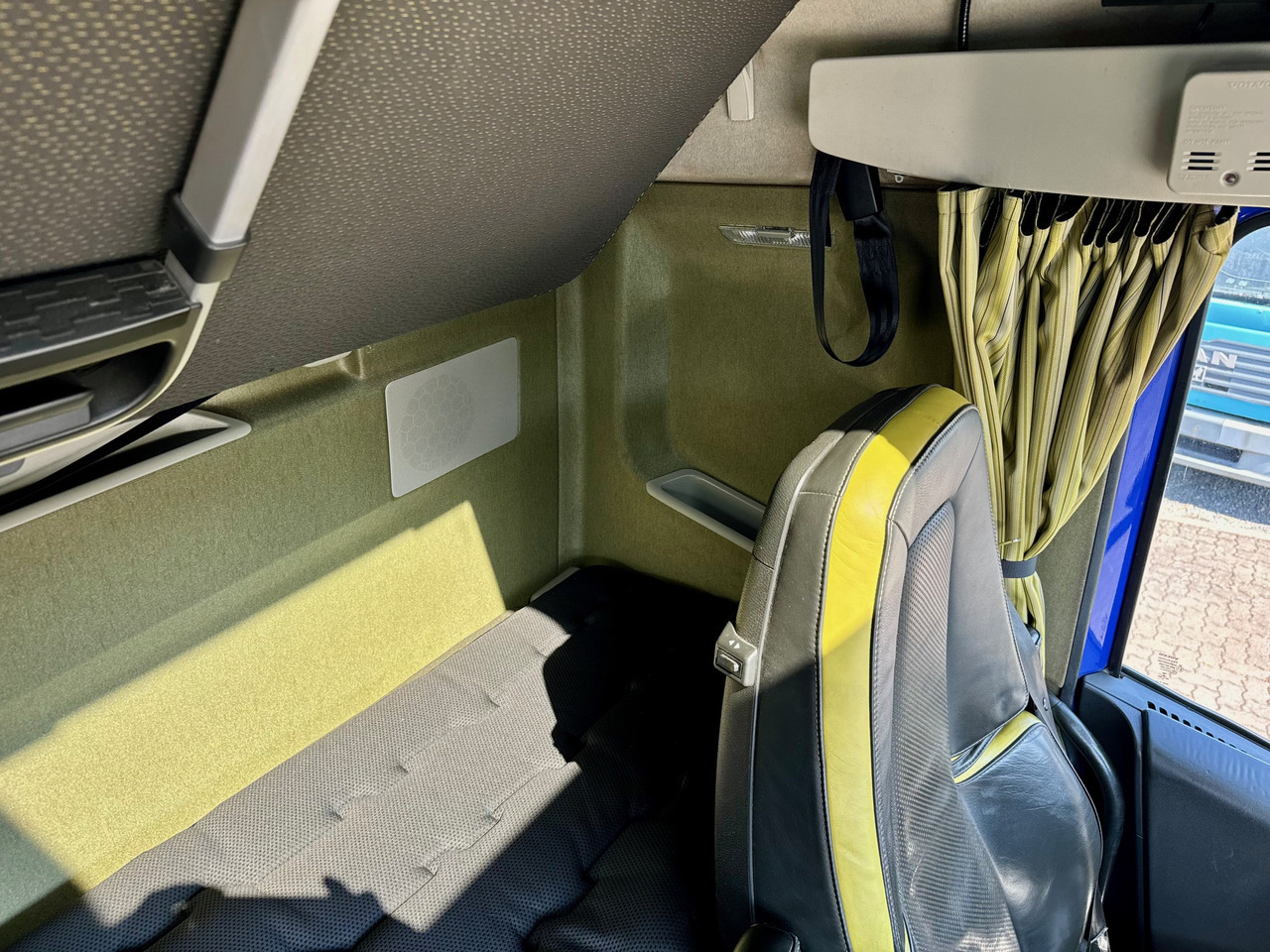 Trekker Volvo FH-16-750 SZM 6x4 80 to Retarder TÜV 09.2026: afbeelding 26 Trekker Volvo FH-16-750 SZM 6x4 80 to Retarder TÜV 09.2026: afbeelding 26