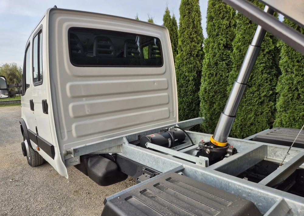 Iveco 60c17 50C15 35C15 / 3.0 170KM - Kipper bestelwagen: afbeelding 4 Iveco 60c17 50C15 35C15 / 3.0 170KM - Kipper bestelwagen: afbeelding 4