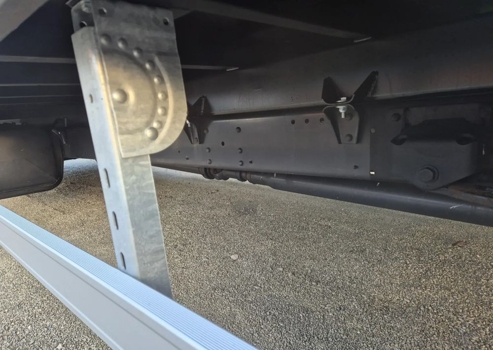 Iveco 70C18 3.0 180KM/ Skrzyniowy / 1 Właściciel/ Himatic 8b/ Rozstaw osi max 5.1m/ - Bestelwagen open laadbak: afbeelding 5 Iveco 70C18 3.0 180KM/ Skrzyniowy / 1 Właściciel/ Himatic 8b/ Rozstaw osi max 5.1m/ - Bestelwagen open laadbak: afbeelding 5