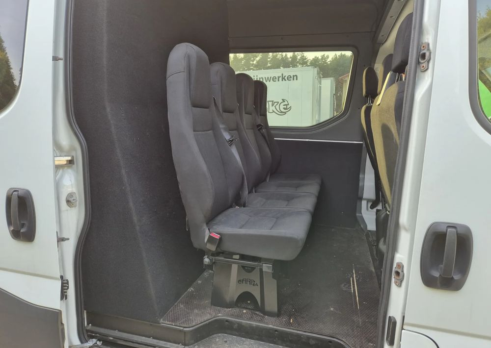 Iveco Iveco 35s18 3.0 180KM Brygadówka manual - Bestelwagen met dubbele cabine: afbeelding 5 Iveco Iveco 35s18 3.0 180KM Brygadówka manual - Bestelwagen met dubbele cabine: afbeelding 5