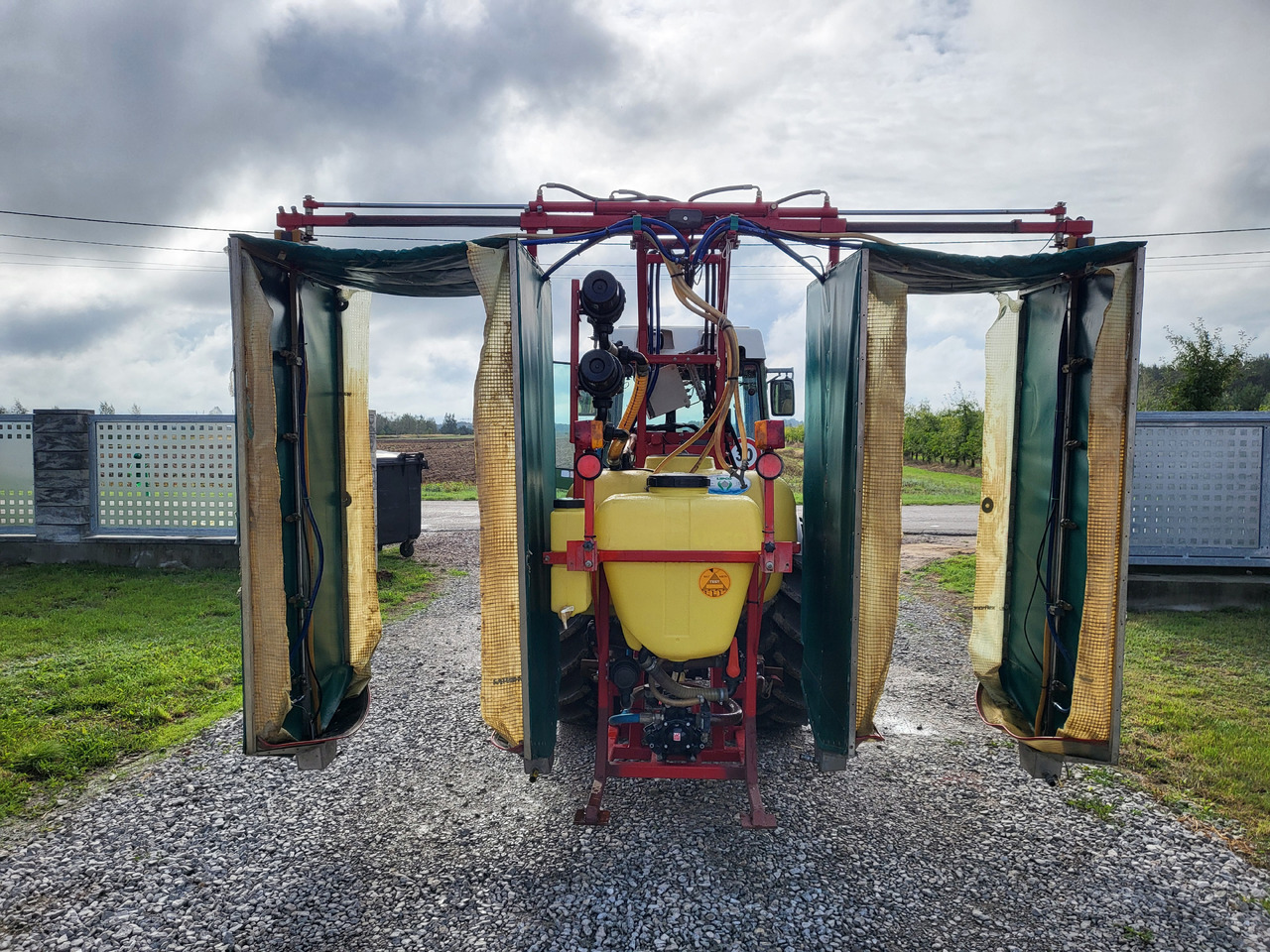 LiPCO T5G A2 Tunelspritze opryskiwacz tunelowy - Gedragen veldspuit: afbeelding 1 LiPCO T5G A2 Tunelspritze opryskiwacz tunelowy - Gedragen veldspuit: afbeelding 1