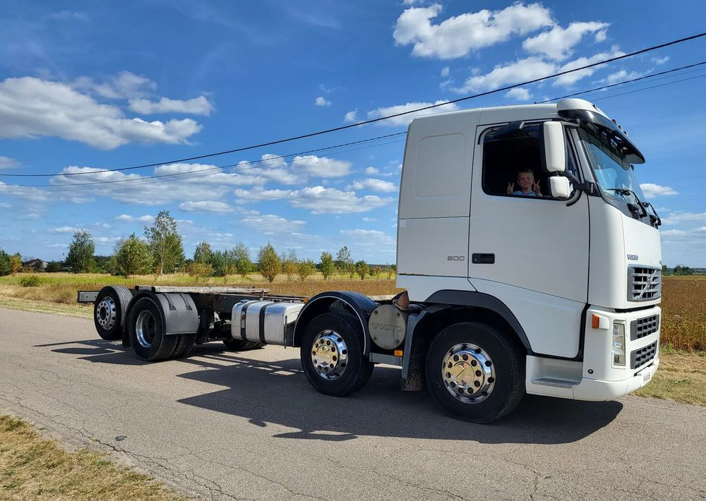 Volvo FH 500 8x2 - Chassis vrachtwagen: afbeelding 1 Volvo FH 500 8x2 - Chassis vrachtwagen: afbeelding 1