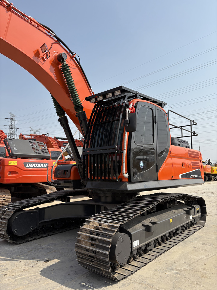 DOOSAN Dx300cl low work hours original excavator - Rupsgraafmachine: afbeelding 5 DOOSAN Dx300cl low work hours original excavator - Rupsgraafmachine: afbeelding 5