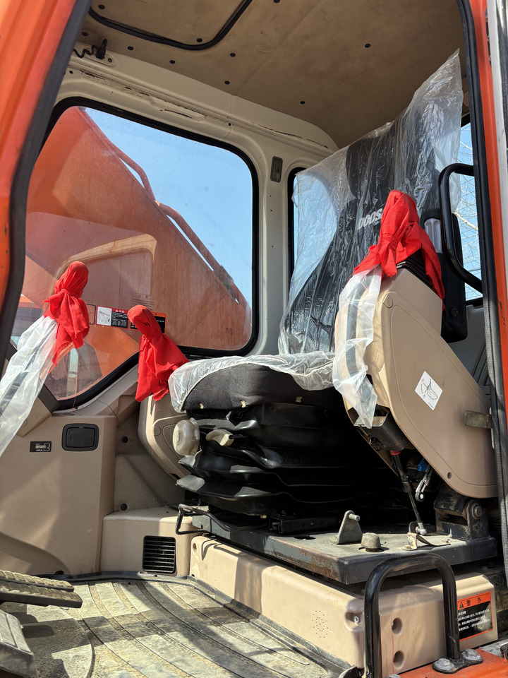 DOOSAN dh225 hot sale used excavator in stock - Rupsgraafmachine: afbeelding 5 DOOSAN dh225 hot sale used excavator in stock - Rupsgraafmachine: afbeelding 5