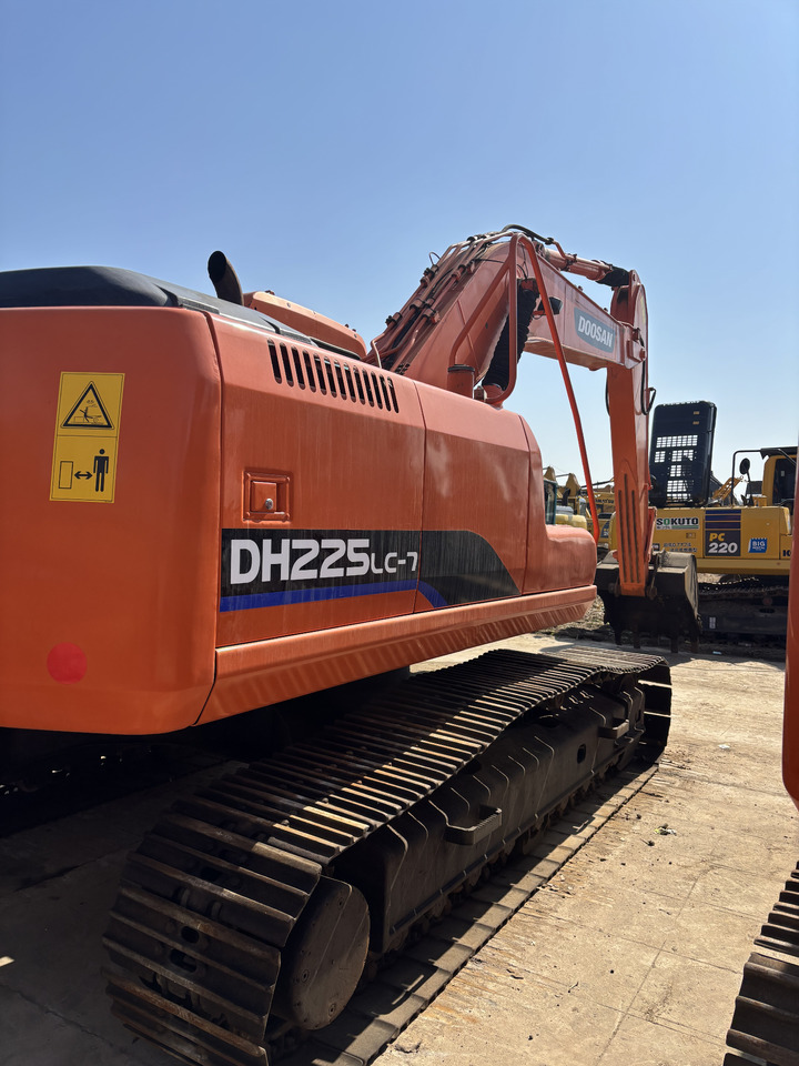 DOOSAN dh225 hot sale used excavator in stock - Rupsgraafmachine: afbeelding 1 DOOSAN dh225 hot sale used excavator in stock - Rupsgraafmachine: afbeelding 1