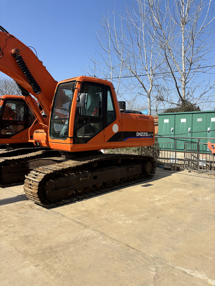 DOOSAN dh225 hot sale used excavator in stock - Rupsgraafmachine: afbeelding 3 DOOSAN dh225 hot sale used excavator in stock - Rupsgraafmachine: afbeelding 3