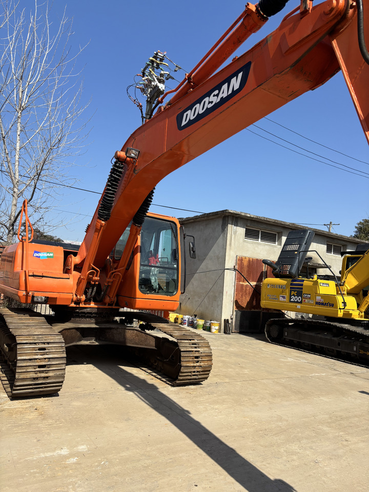 DOOSAN dh225 hot sale used excavator in stock - Rupsgraafmachine: afbeelding 2 DOOSAN dh225 hot sale used excavator in stock - Rupsgraafmachine: afbeelding 2