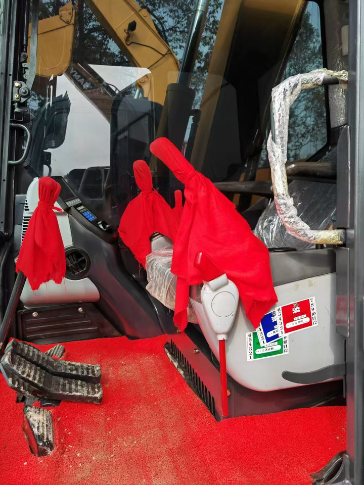 KOMATSU pc70-8 Komatsu mini excavator Japan brand - Minigraafmachine: afbeelding 4 KOMATSU pc70-8 Komatsu mini excavator Japan brand - Minigraafmachine: afbeelding 4