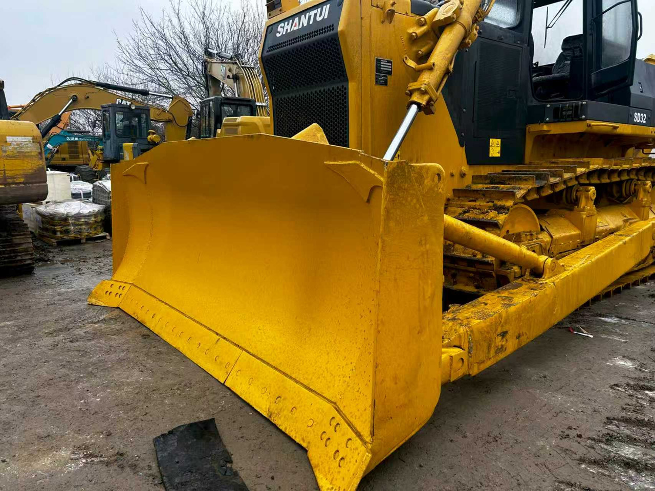 SHANTUI SD32 used bulldozer famous china brand for sale - Bulldozer: afbeelding 2 SHANTUI SD32 used bulldozer famous china brand for sale - Bulldozer: afbeelding 2