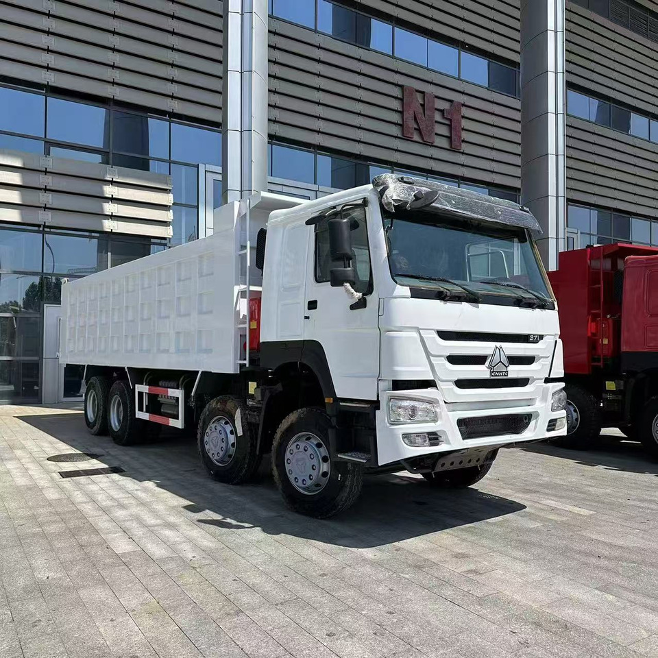 SINOTRUK howo 371 8x4 dump truck - Kiepwagen: afbeelding 4 SINOTRUK howo 371 8x4 dump truck - Kiepwagen: afbeelding 4