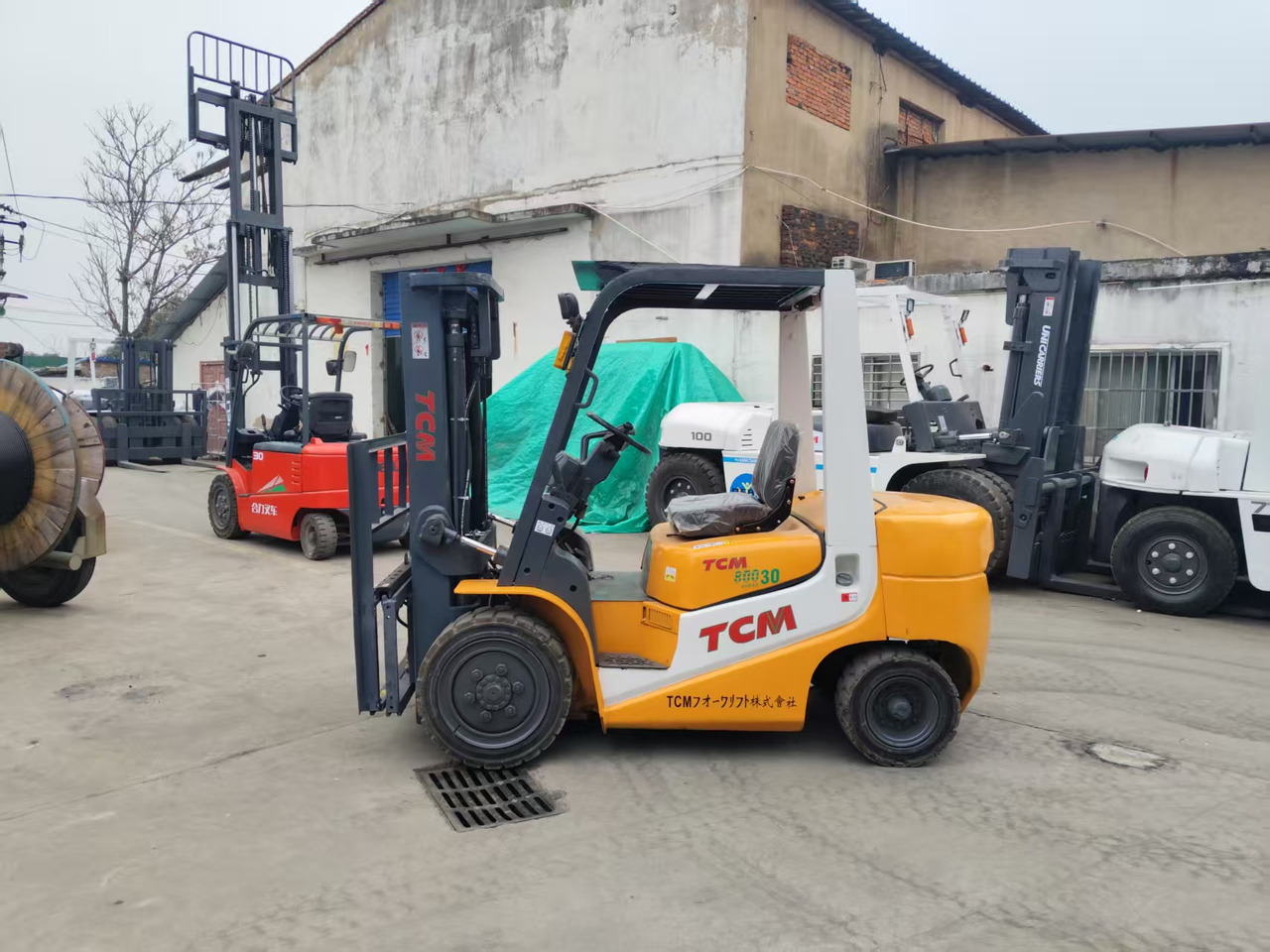 TCM FD30 Japan brand used 3 ton 4.5m diesel forklift Customizable mast clamps - Diesel heftruck: afbeelding 2 TCM FD30 Japan brand used 3 ton 4.5m diesel forklift Customizable mast clamps - Diesel heftruck: afbeelding 2