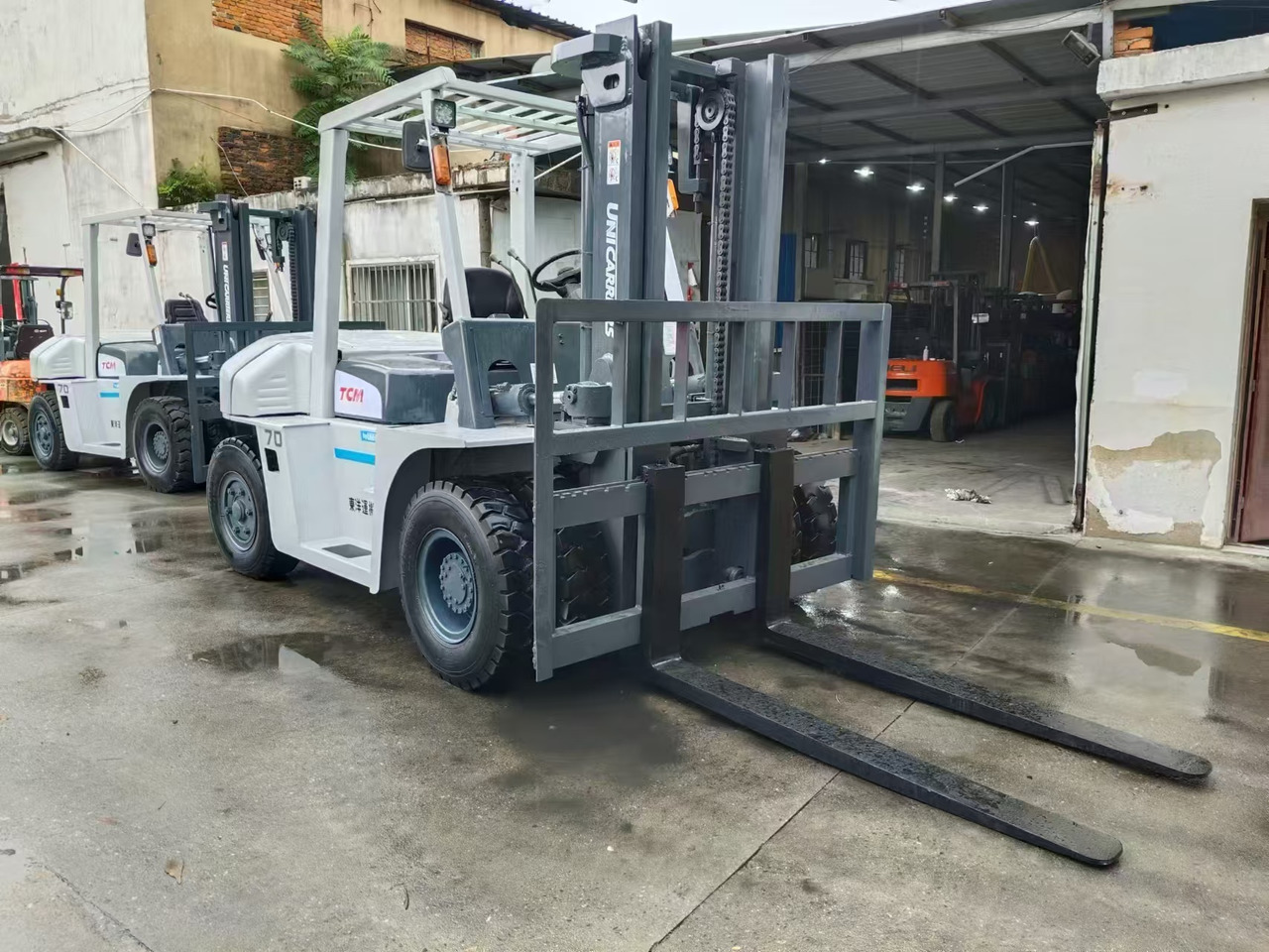 TCM FD70 japan brand 7 ton forklift used Customizable mast clamp side shift - Diesel heftruck: afbeelding 5 TCM FD70 japan brand 7 ton forklift used Customizable mast clamp side shift - Diesel heftruck: afbeelding 5
