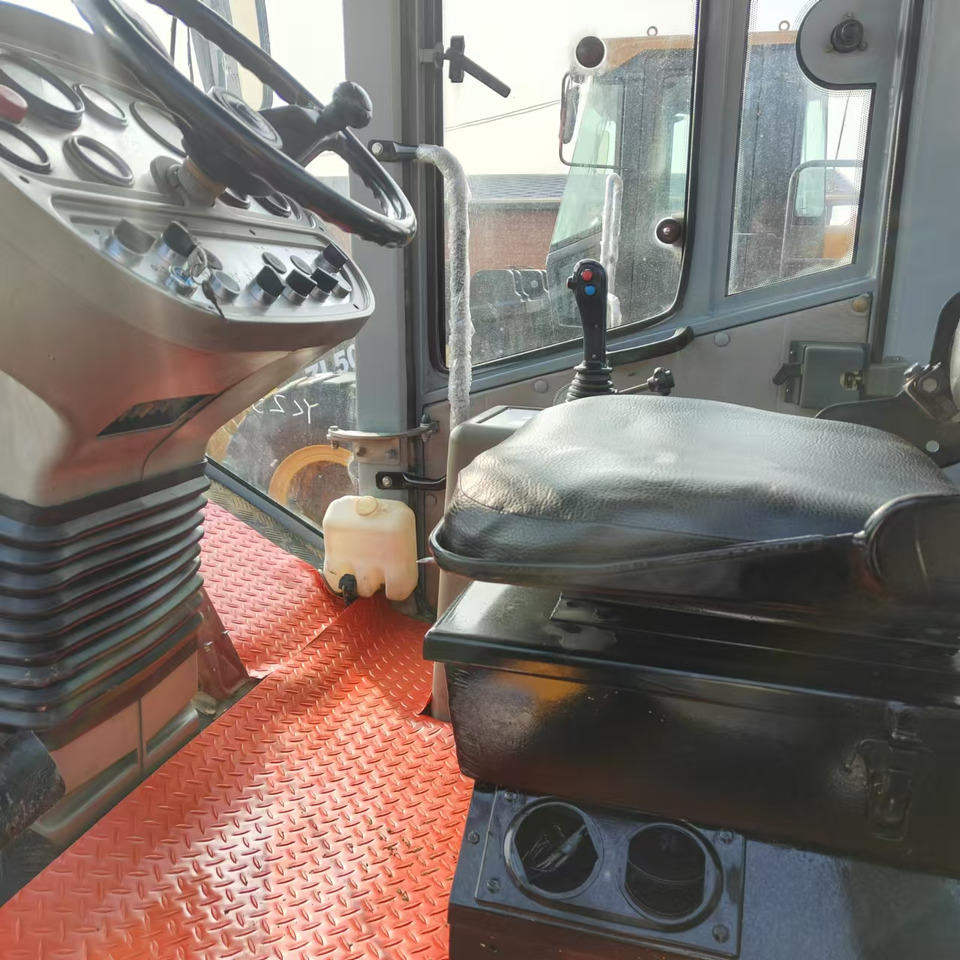 XCMG XS223J used road roller low hours factory price - Asfaltwals: afbeelding 4 XCMG XS223J used road roller low hours factory price - Asfaltwals: afbeelding 4