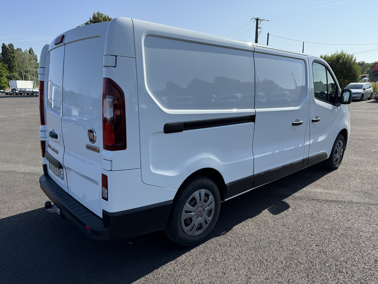 FIAT TALENTO 1T3 LH1 2.0MULTIJET120 PRO LOUNGE + ATTELAGE ET KIT BOIS COMPLET - Gesloten bestelwagen: afbeelding 5 FIAT TALENTO 1T3 LH1 2.0MULTIJET120 PRO LOUNGE + ATTELAGE ET KIT BOIS COMPLET - Gesloten bestelwagen: afbeelding 5