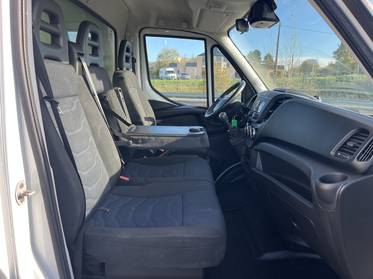 Bestelwagen gesloten laadbak IVECO DAILY: afbeelding 14