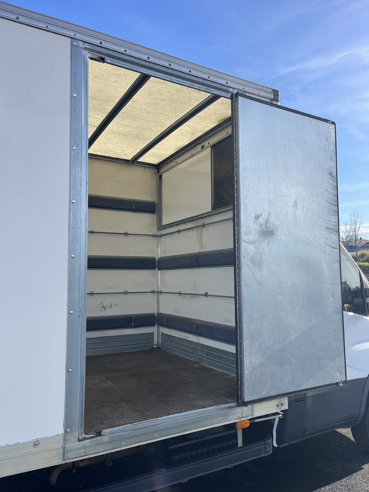 Bestelwagen gesloten laadbak IVECO DAILY: afbeelding 8