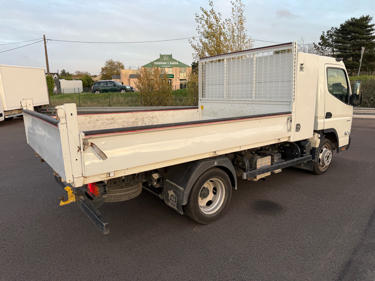 Mitsubishi Canter Fuso - Kipper bestelwagen: afbeelding 4 Mitsubishi Canter Fuso - Kipper bestelwagen: afbeelding 4