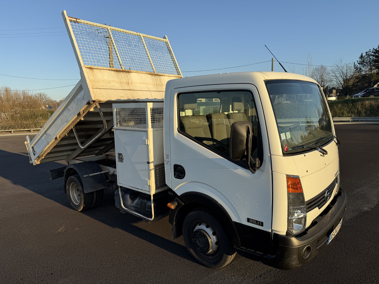NISSAN CABSTAR 35.11 - Kipper bestelwagen: afbeelding 1 NISSAN CABSTAR 35.11 - Kipper bestelwagen: afbeelding 1